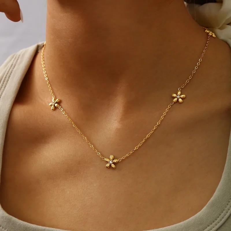 Lily Set - Stainless Steel Necklace and Bracelet Set with Floral Design and Chain Details