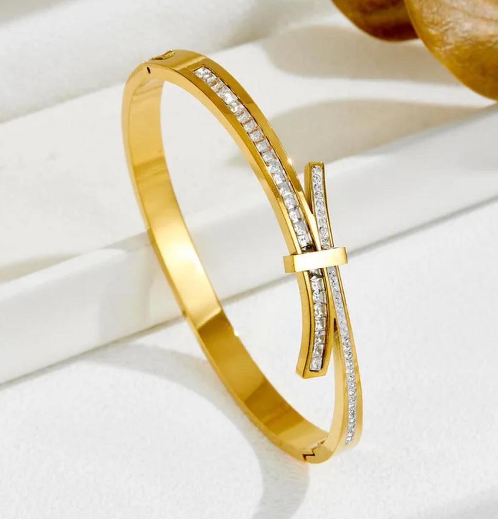 Buckle Bangle - Stainless Steel Bangle for Small to Medium Wrist