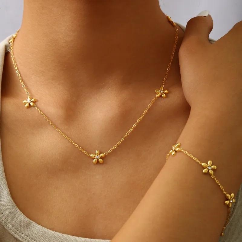 Lily Set - Stainless Steel Necklace and Bracelet Set with Floral Design and Chain Details