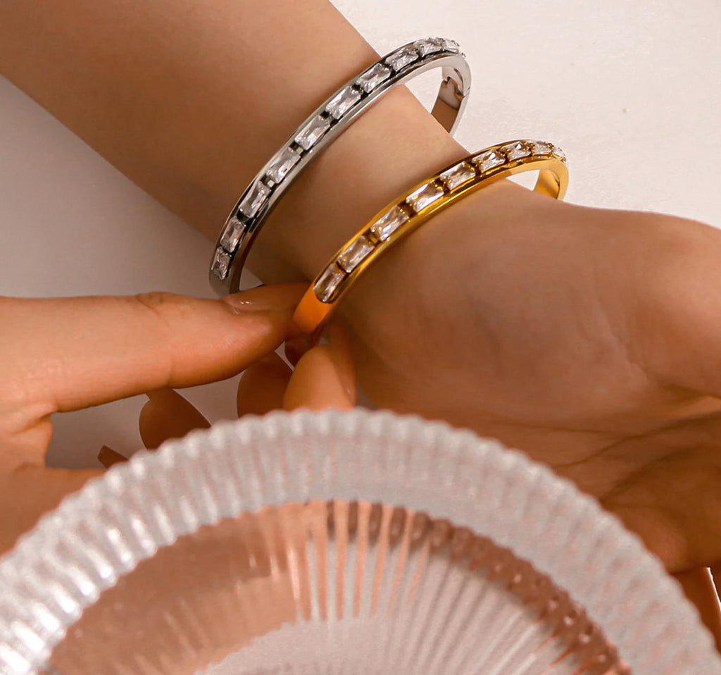 Ari Bangle - Stainless steel 18K gold plated Rhinestones bangle for Smaller to medium wrist