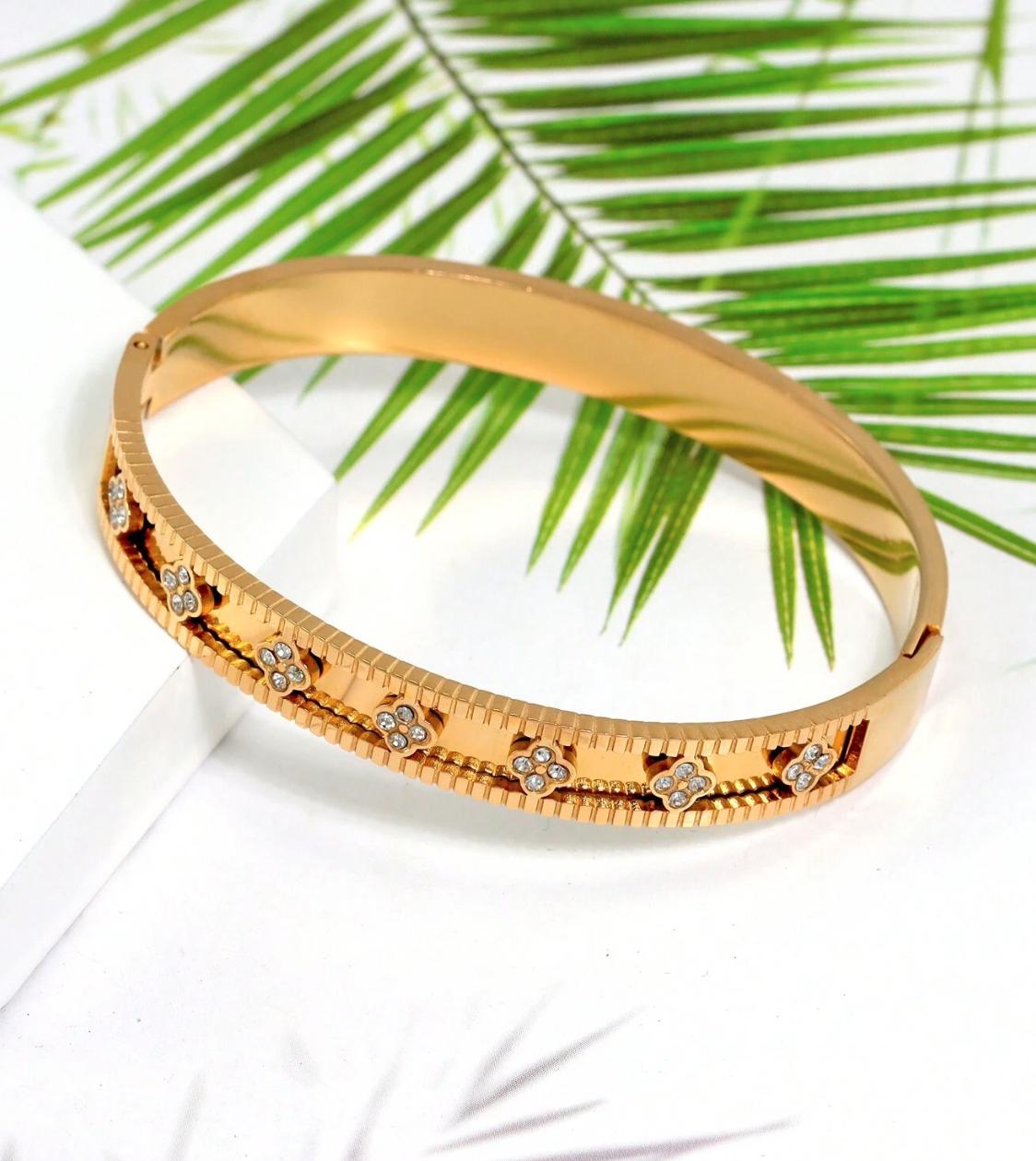 Star Bangle - stainless steel starry 3D bangle perfect for small to medium Wrist