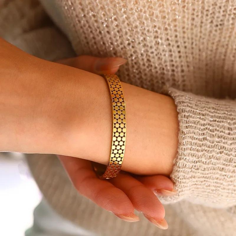 Vera Bangles- stainless steel small to medium bangles