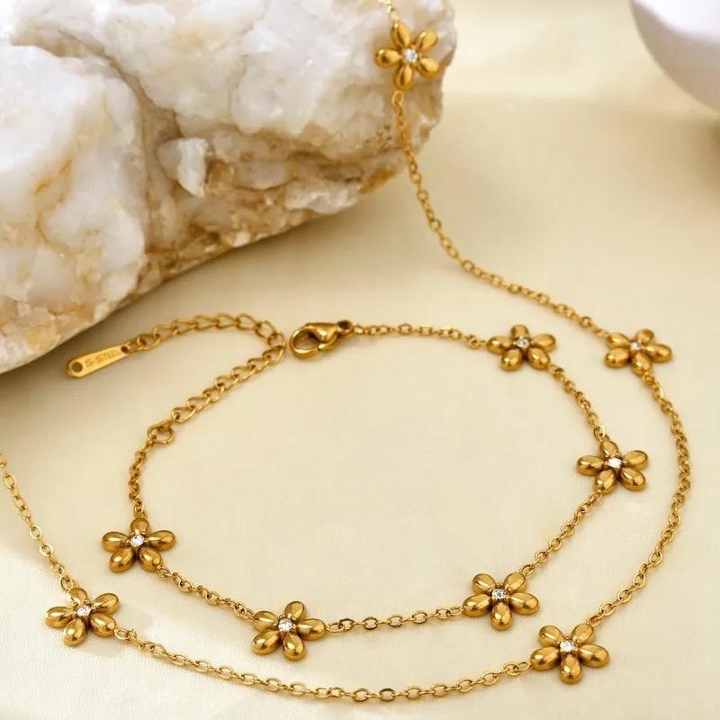 Lily Set - Stainless Steel Necklace and Bracelet Set with Floral Design and Chain Details