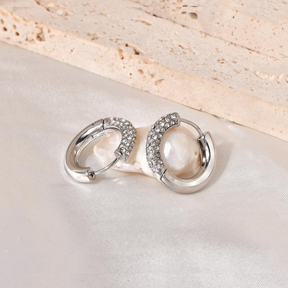 1 Pair Retro Geometric Inlay Titanium Steel Zircon 18K Gold Plated Earrings