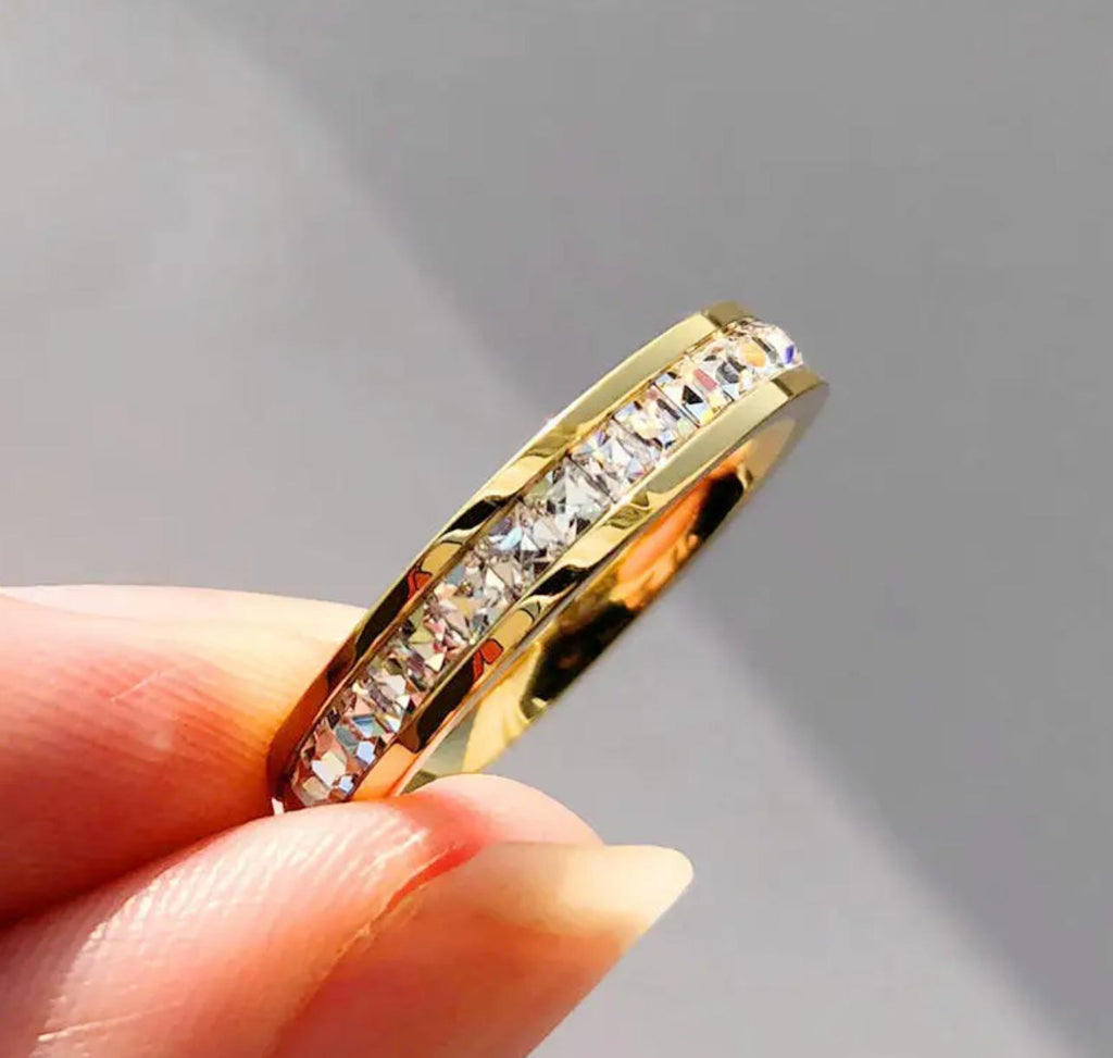 Spark Ring - Stainless Steel Ring with Sparkling Cubic Zirconia, Perfect for Engagement & Wedding, Simple Yet Sophisticated Design, Suitable for Daily Wear or Gifting