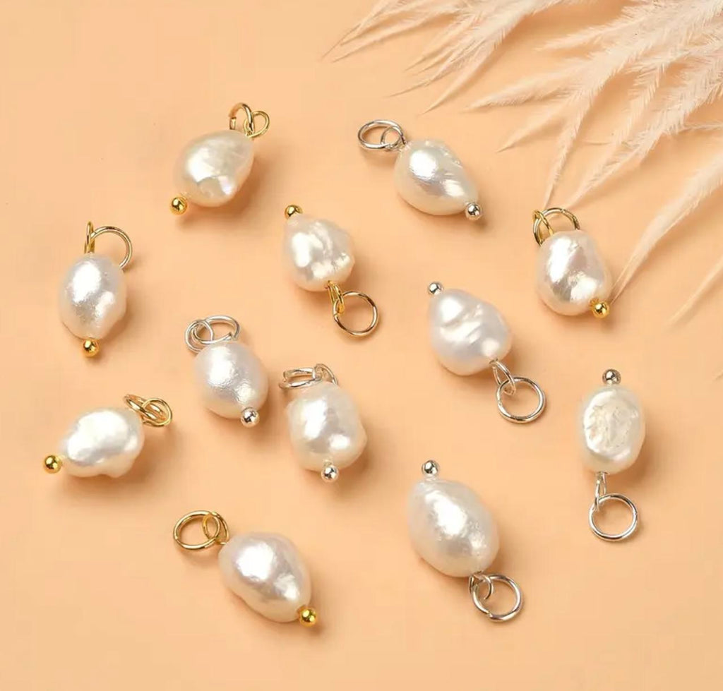Fresh waterpearl pendent to add on your necklaces