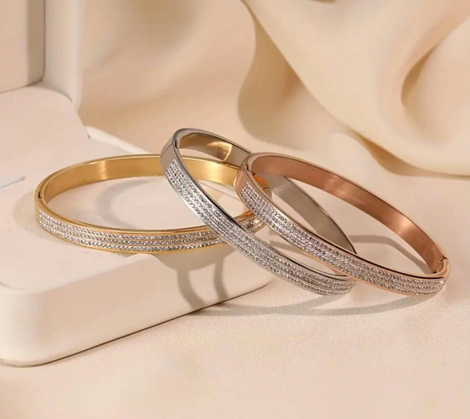 Spark Bangle - Stainless Steel Bangle Simple Golden with Starry Sky Design, Fade-Resistant