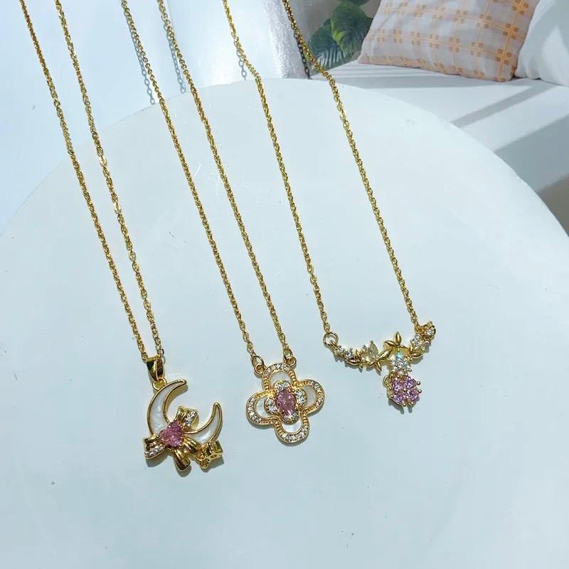 Pink me- Stainlesss steel necklaces with Mother of pearl detail