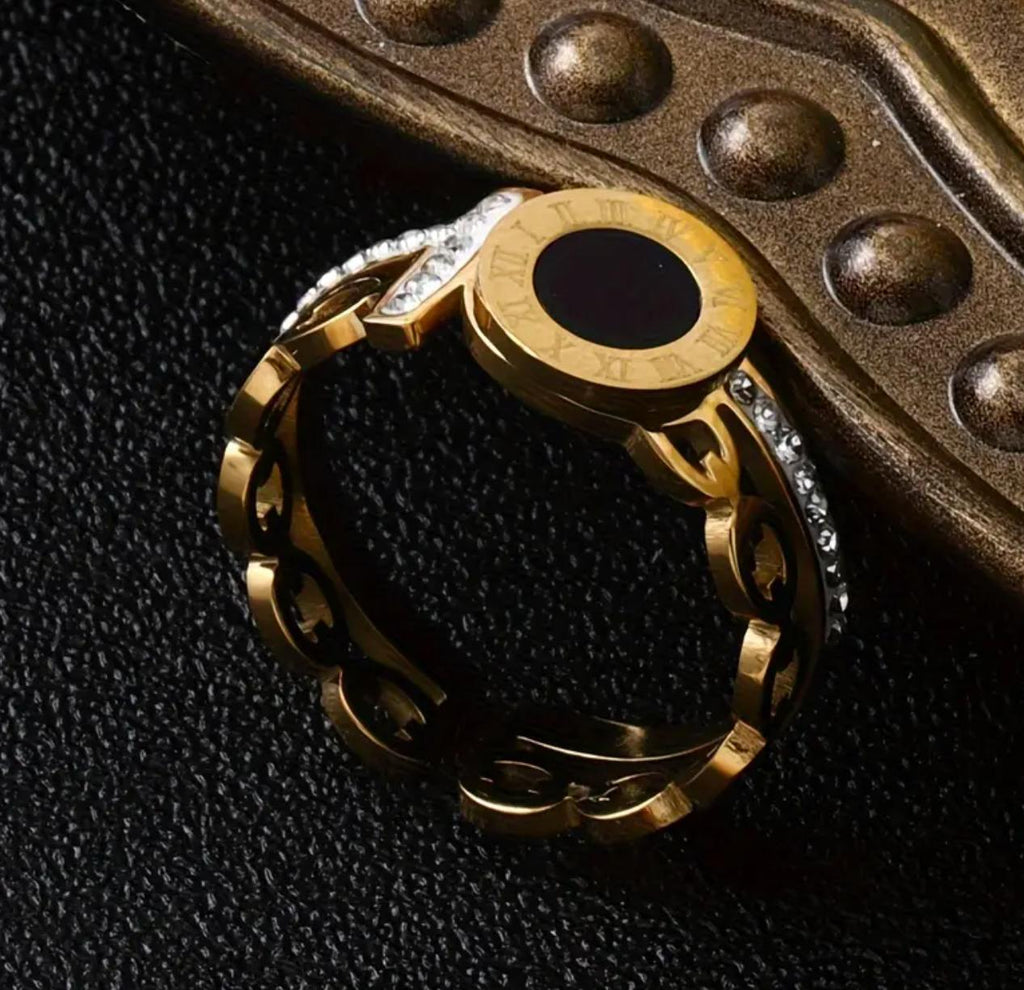 Geo Ring - Gold-Plated Stainless Steel adjustable Ring with Roman Numerals - Chic Geometric Design