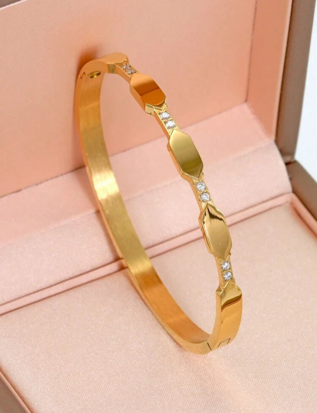 Clearance Bangles in Stainless Steel Gold Plated Women's Classic Style Bangle with Inlay Design for Wedding Party & Street Wear