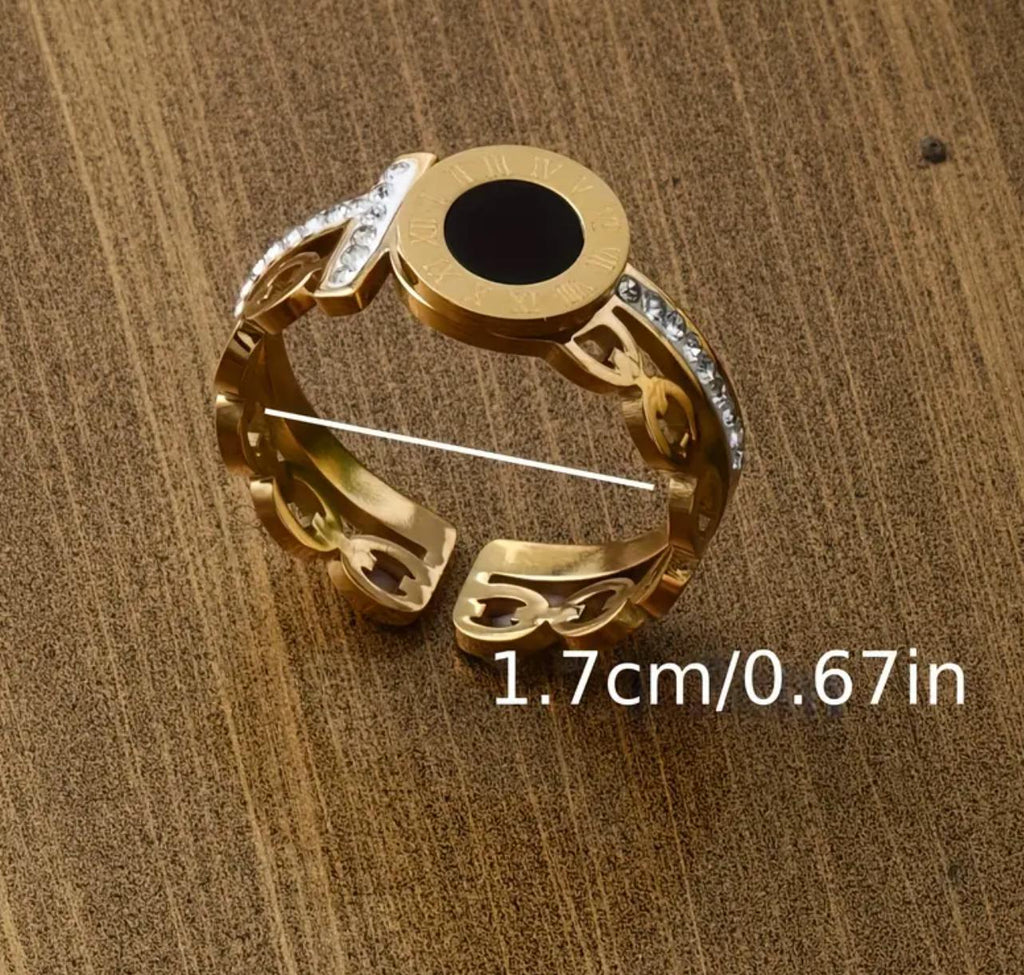 Geo Ring - Gold-Plated Stainless Steel adjustable Ring with Roman Numerals - Chic Geometric Design