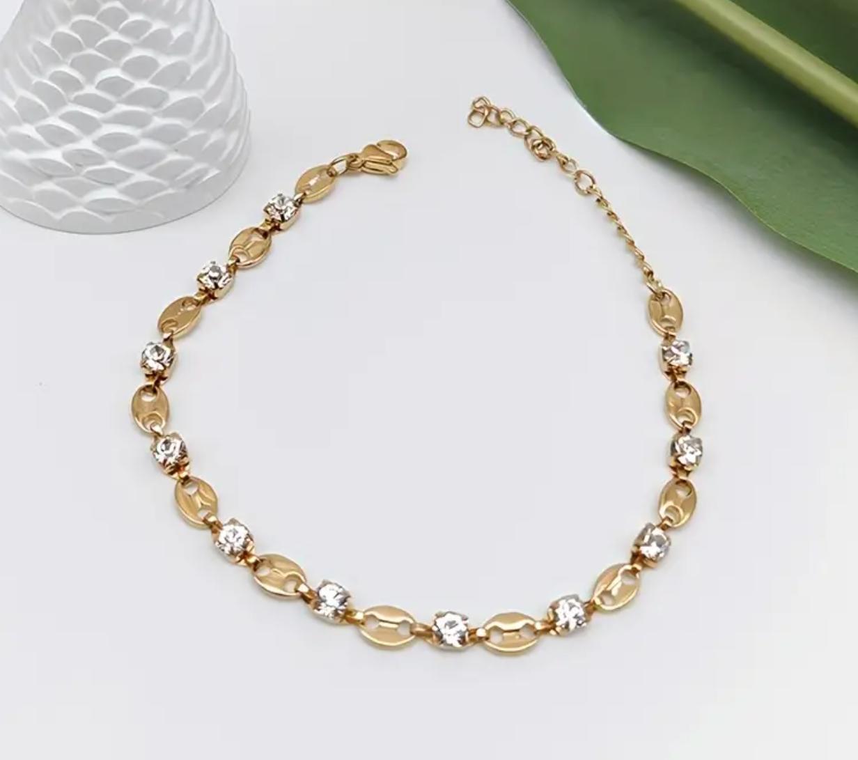 Dia Bean - Oval Coffee Bean Design with Sparkle, Stainless Steel Link Chain for Daily Wear And Gift