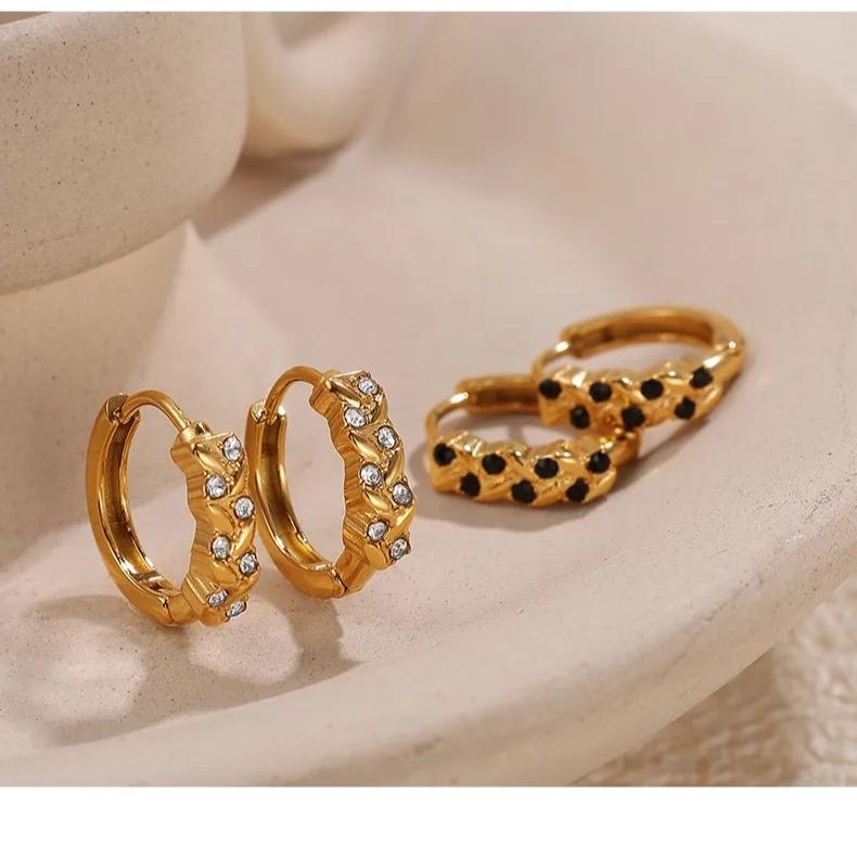 Vera Huggies - stainless steel everyday Huggies hoop