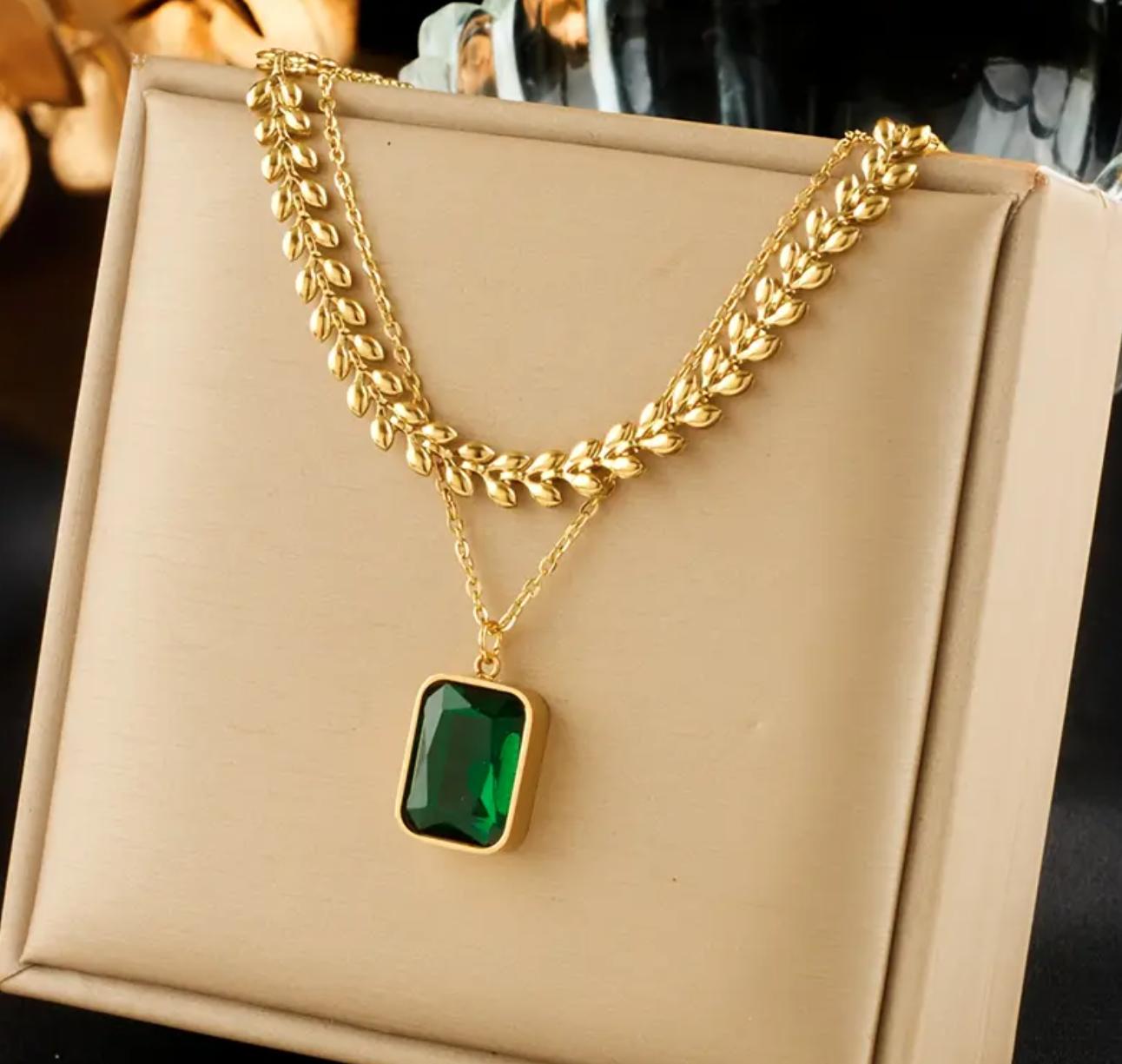 Wena Necklace - Multi-Layer Golden Necklace with Retro Green Cubic Zirconia Pendant - Boho Chic Stainless Steel Accessory