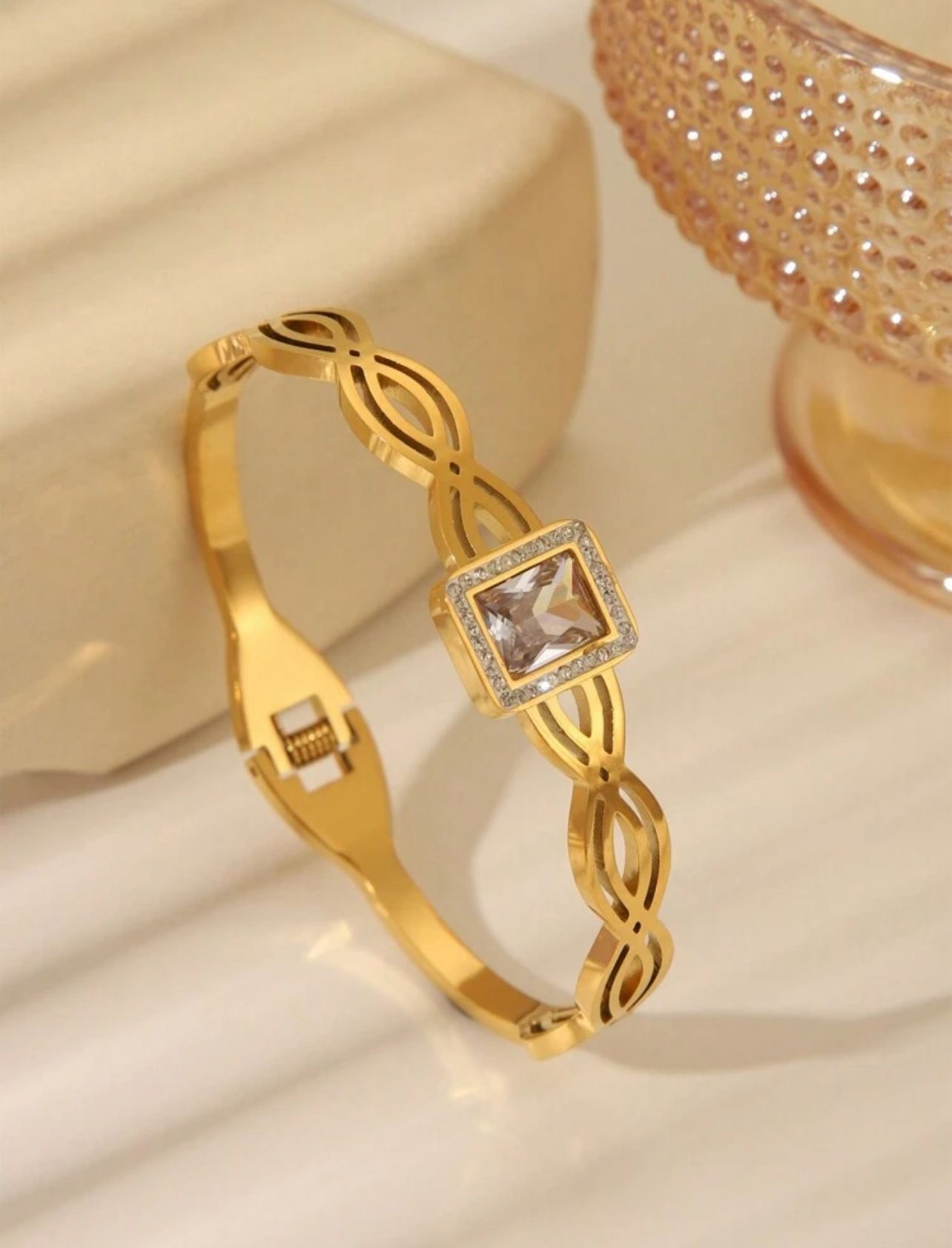 Clearance Bangles in Stainless Steel Gold Plated Women's Classic Style Bangle with Inlay Design for Wedding Party & Street Wear