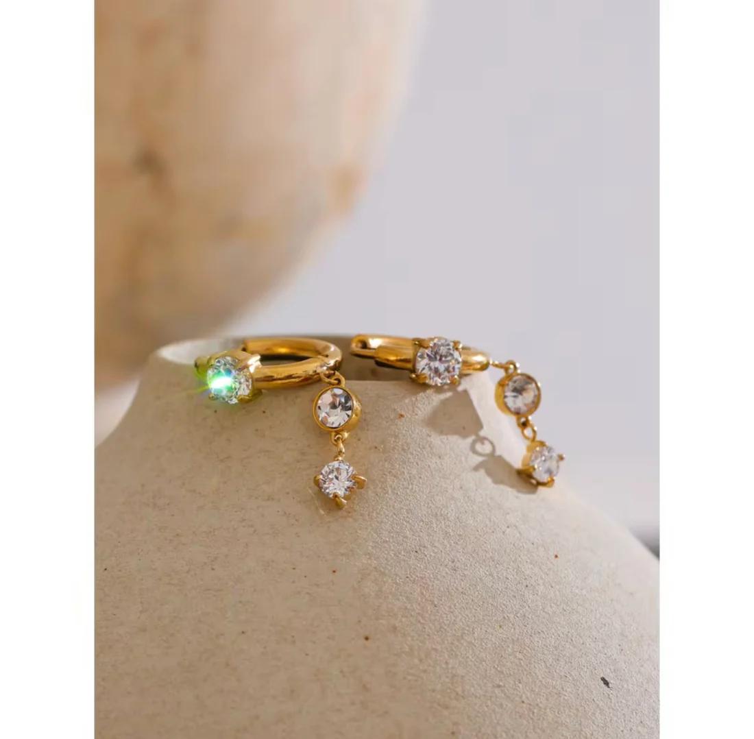 Kristy dangly hoop - Stainless steel everyday hoop earrings