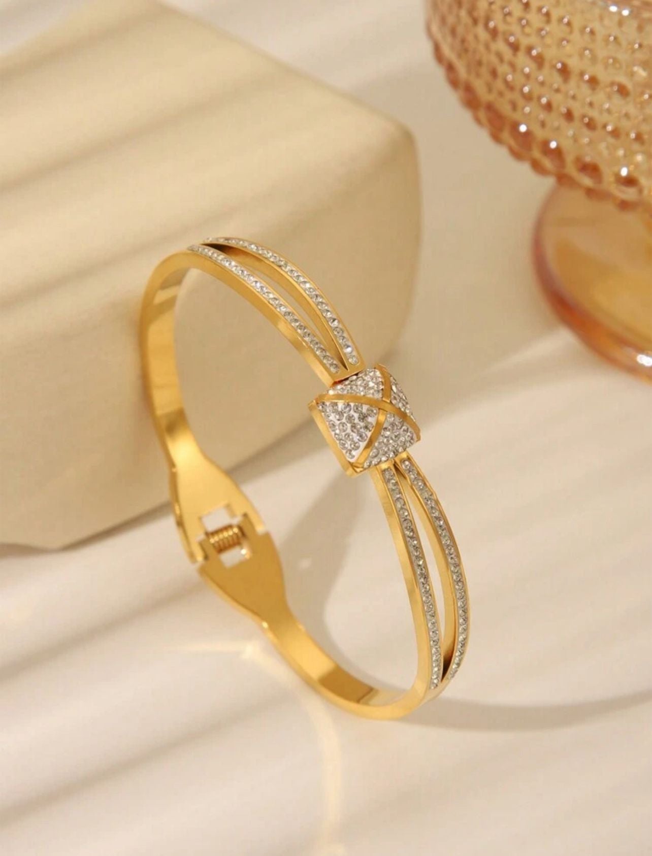 Clearance Bangles in Stainless Steel Gold Plated Women's Classic Style Bangle with Inlay Design for Wedding Party & Street Wear